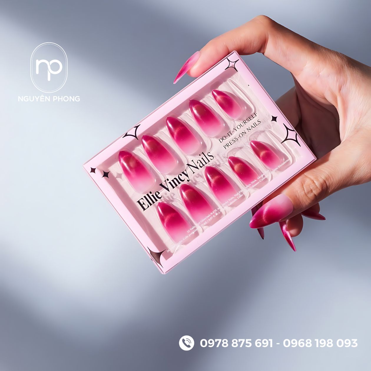 Mẫu hộp giấy đựng nail  nặp mica